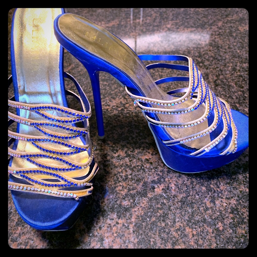 NWT Liliana - Crystal strap heels size 8